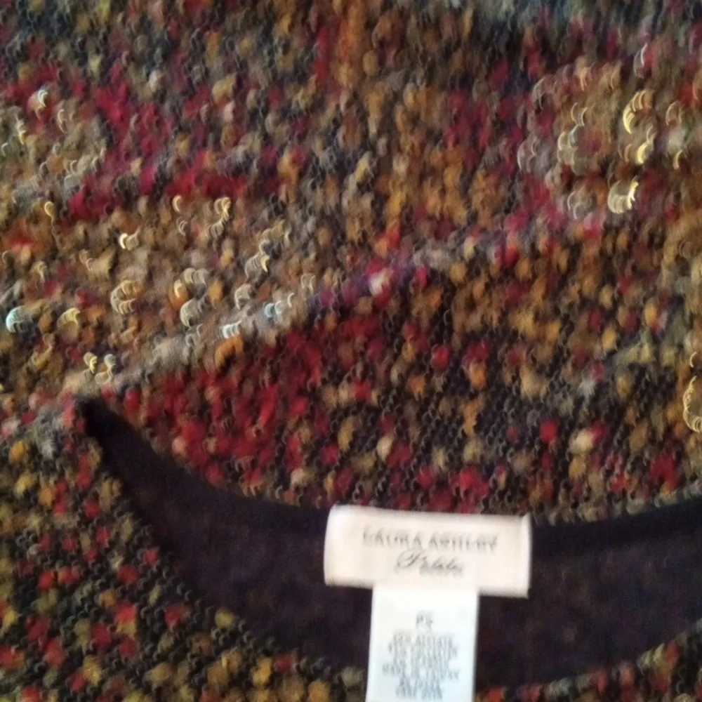 Laura Ashley SP Top - Picture 5 of 7